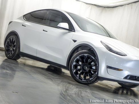 Used 2020 Tesla Model Y Long Range image 4
