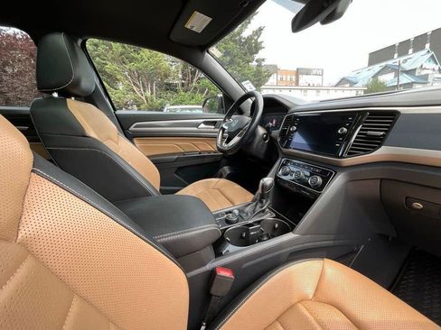 Used 2020 Volkswagen Atlas Cross Sport SEL Premium AWD/4WD image 18