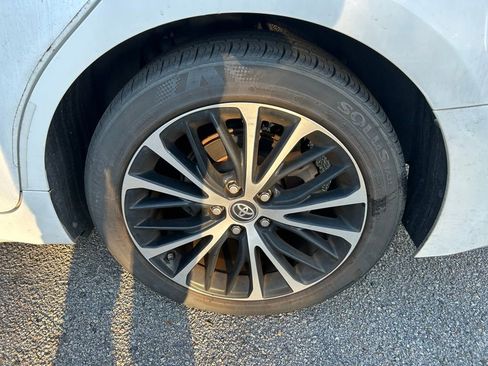 Used 2019 Toyota Camry SE image 9