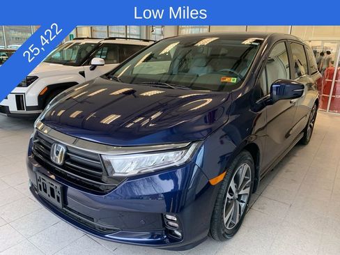 Used 2024 Honda Odyssey Touring image 2