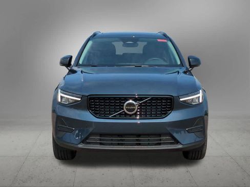 New 2026 Volvo XC40 B5 Core w/ Protection Package Premier image 9