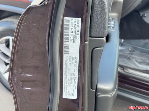 Used 2021 Jeep Grand Cherokee Limited AWD/4WD image 31