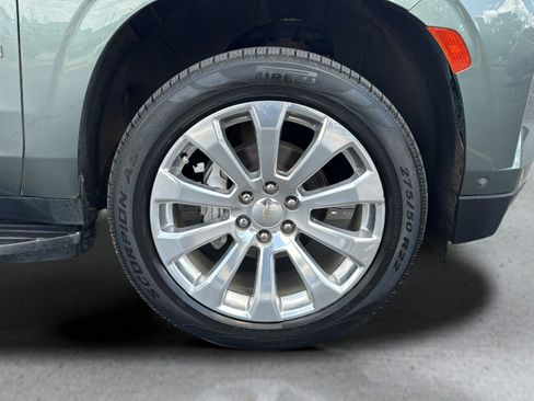 Used 2023 Chevrolet Suburban Premier w/ Advanced Technology Package RWD image 21