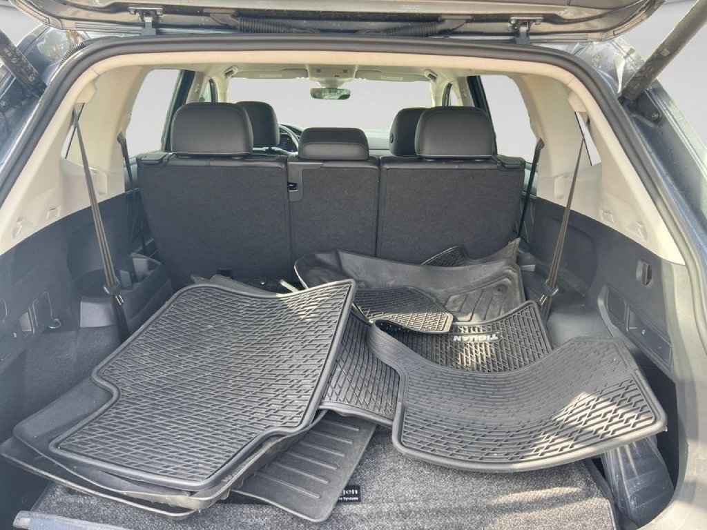 Used 2024 Volkswagen Tiguan SE FWD image 41