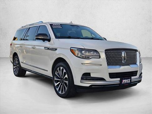 Used 2022 Lincoln Navigator L Reserve AWD/4WD image 3