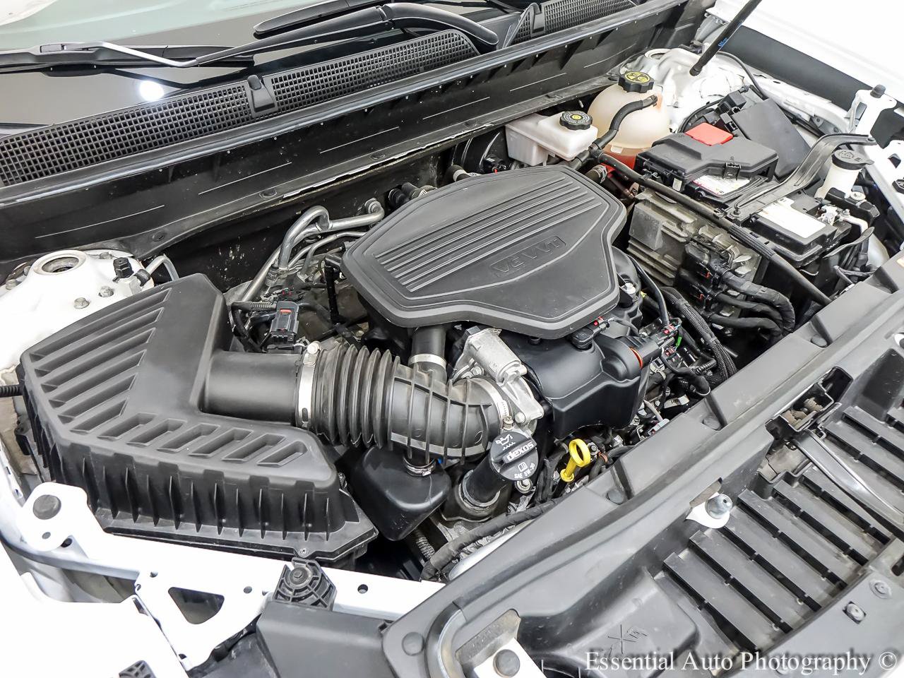 Used 2023 GMC Acadia SLT FWD image 33