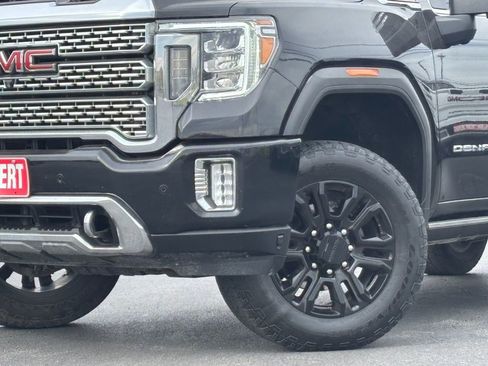 Used 2022 GMC Sierra 2500 Denali w/ Denali Black Diamond Edition image 2