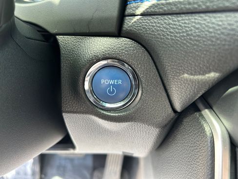 Used 2022 Toyota RAV4 SE w/ Convenience Package AWD/4WD image 18