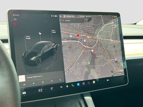 Used 2024 Tesla Model Y Long Range AWD/4WD image 11