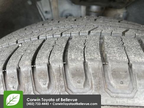 Used 2020 Toyota Highlander XLE AWD/4WD image 48