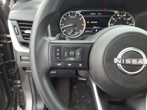 Used 2024 Nissan Rogue SV image 15