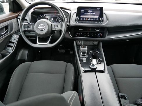 Used 2023 Nissan Rogue S image 14