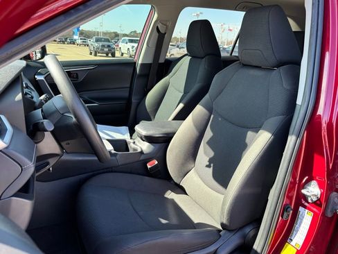 Used 2023 Toyota RAV4 LE image 7