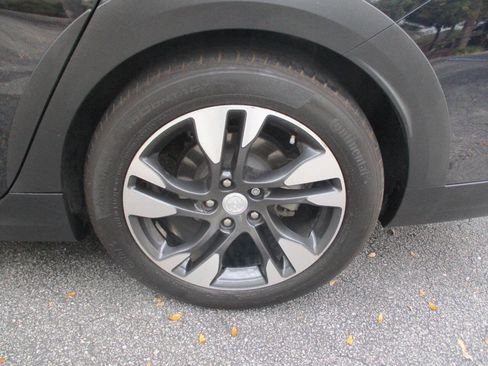 Used 2019 Buick Regal Essence w/ Driver Confidence Package I image 29