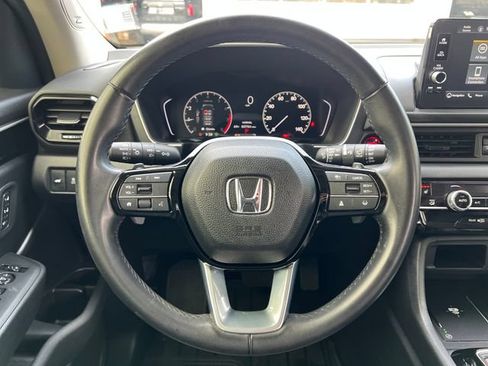 Used 2025 Honda Pilot Touring image 19