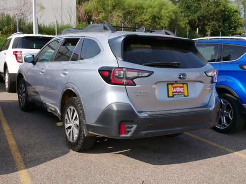 Used 2020 Subaru Outback Premium AWD/4WD image 3