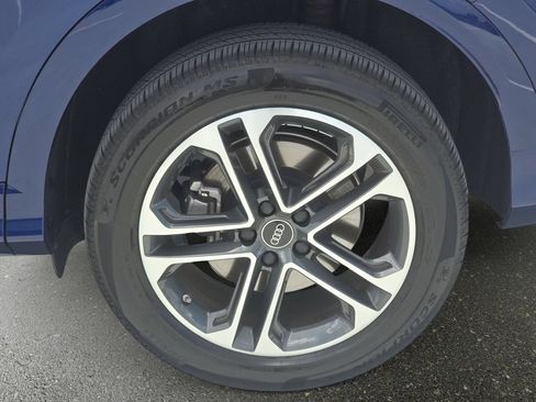 Certified 2025 Audi Q5 Premium w/ Convenience Package AWD/4WD image 27