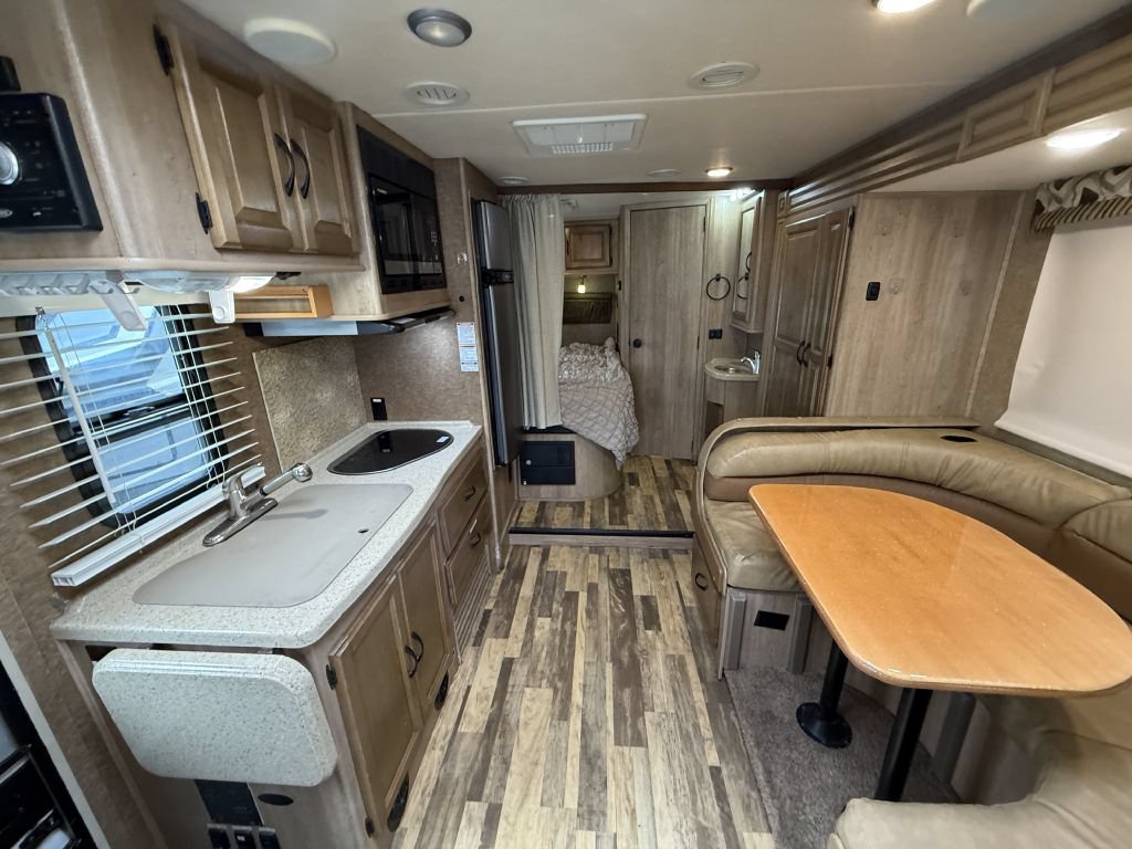 Used 2014 Mercedes-Benz Sprinter 3500 image 83