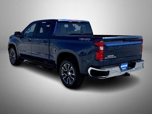 Certified 2022 Chevrolet Silverado 1500 LT AWD/4WD image 7