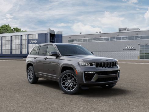 New 2026 Jeep Grand Cherokee Summit image 17