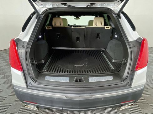 Used 2018 Cadillac XT5 Luxury w/ Driver Awareness Package FWD image 28