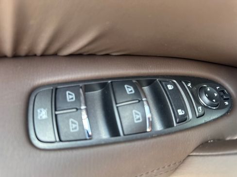 Used 2024 Nissan Armada Platinum w/ Captain's Chairs Package AWD/4WD image 18