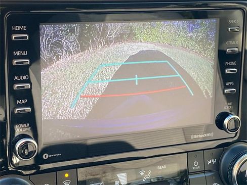 Used 2022 Toyota Highlander L image 24