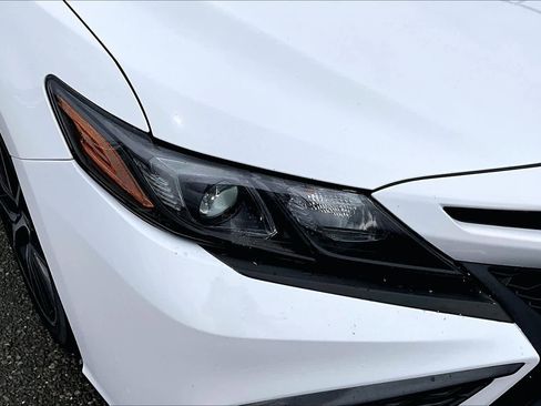 Used 2022 Toyota Camry SE w/ Convenience Package FWD image 27