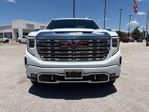 Used 2022 GMC Sierra 1500 Denali AWD/4WD image 9