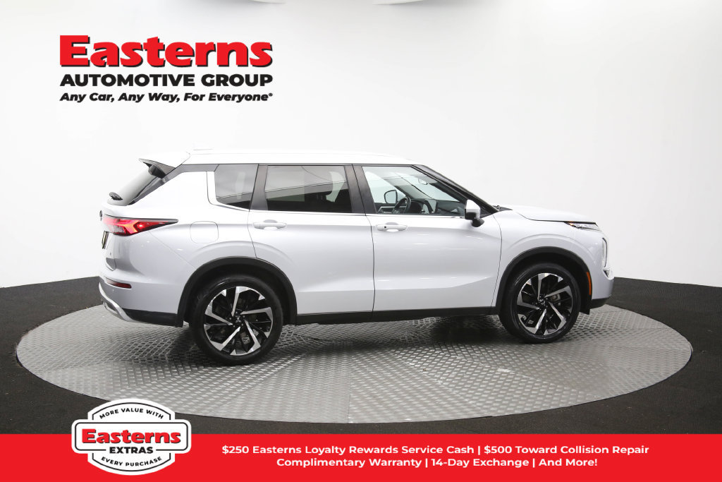 Used 2024 Mitsubishi Outlander SE FWD image 45
