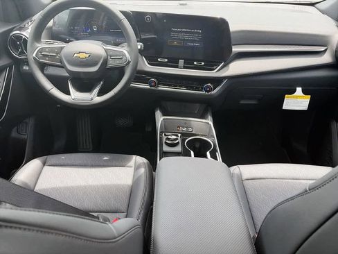 New 2026 Chevrolet Equinox LT w/ Convenience Package II FWD image 10