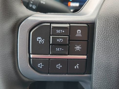 Used 2025 Ford F150 Lariat AWD/4WD image 12