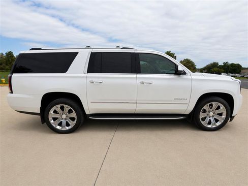 Used 2016 GMC Yukon XL Denali w/ Open Road Package AWD/4WD image 8