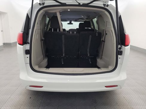 Used 2022 Chrysler Voyager LX FWD image 29