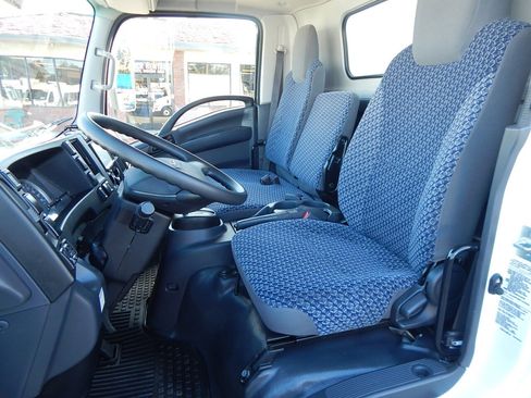 Used 2023 Isuzu NPR image 18