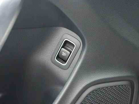 Used 2024 Mercedes-Benz CLA 250 image 12