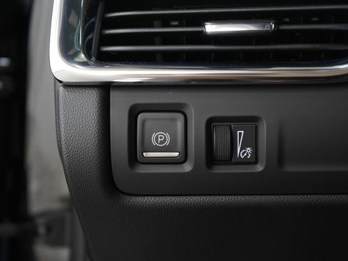 Used 2023 Cadillac XT4 Sport image 29