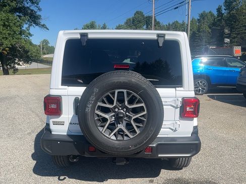 New 2025 Jeep Wrangler Unlimited Sahara image 6