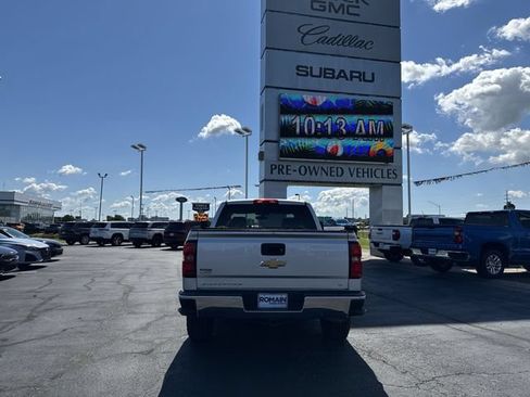Used 2018 Chevrolet Silverado 1500 LT w/ All Star Edition AWD/4WD image 4