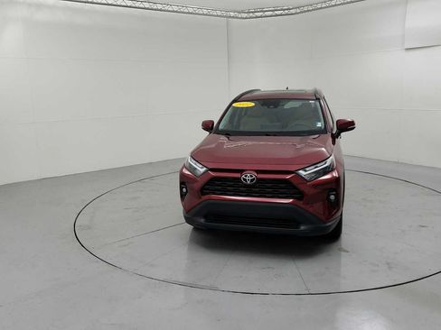 Used 2022 Toyota RAV4 XLE Premium FWD image 3