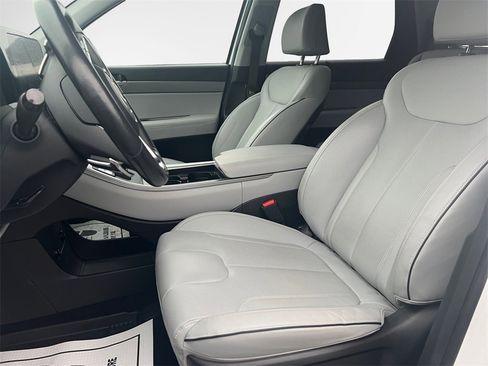 Used 2023 Hyundai Palisade SEL w/ Premium Package image 12