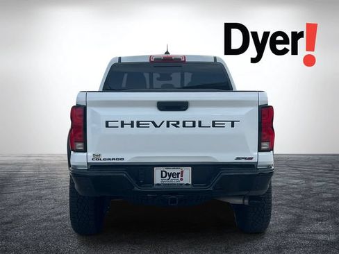 Used 2024 Chevrolet Colorado ZR2 w/ Technology Package AWD/4WD image 5