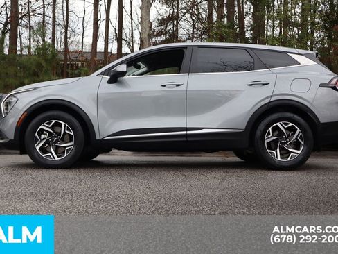 Used 2024 Kia Sportage LX image 7