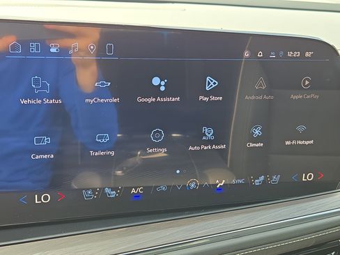 New 2026 Chevrolet Suburban Premier w/ Sun And Tow Package AWD/4WD image 20