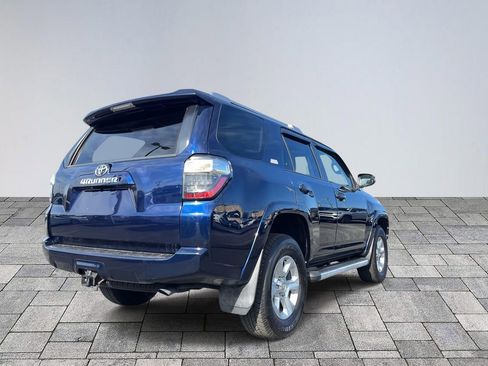 Used 2017 Toyota 4Runner SR5 Premium image 7