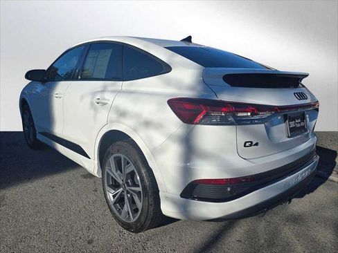 Used 2024 Audi Q4 e-tron Prestige w/ Black Optic Plus Package image 4