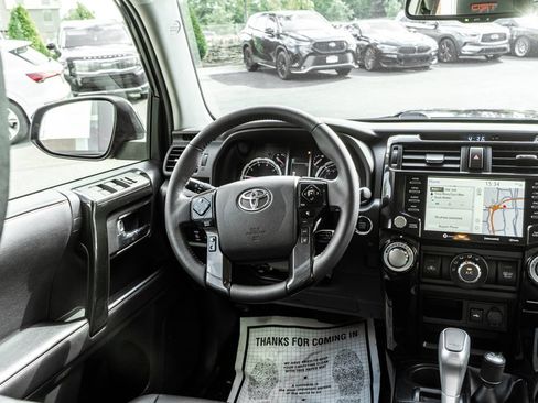 Used 2022 Toyota 4Runner TRD Off-Road Premium AWD/4WD image 15