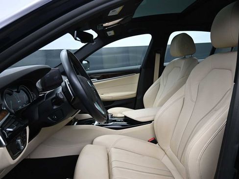 Used 2019 BMW 530e w/ Luxury Package RWD image 10