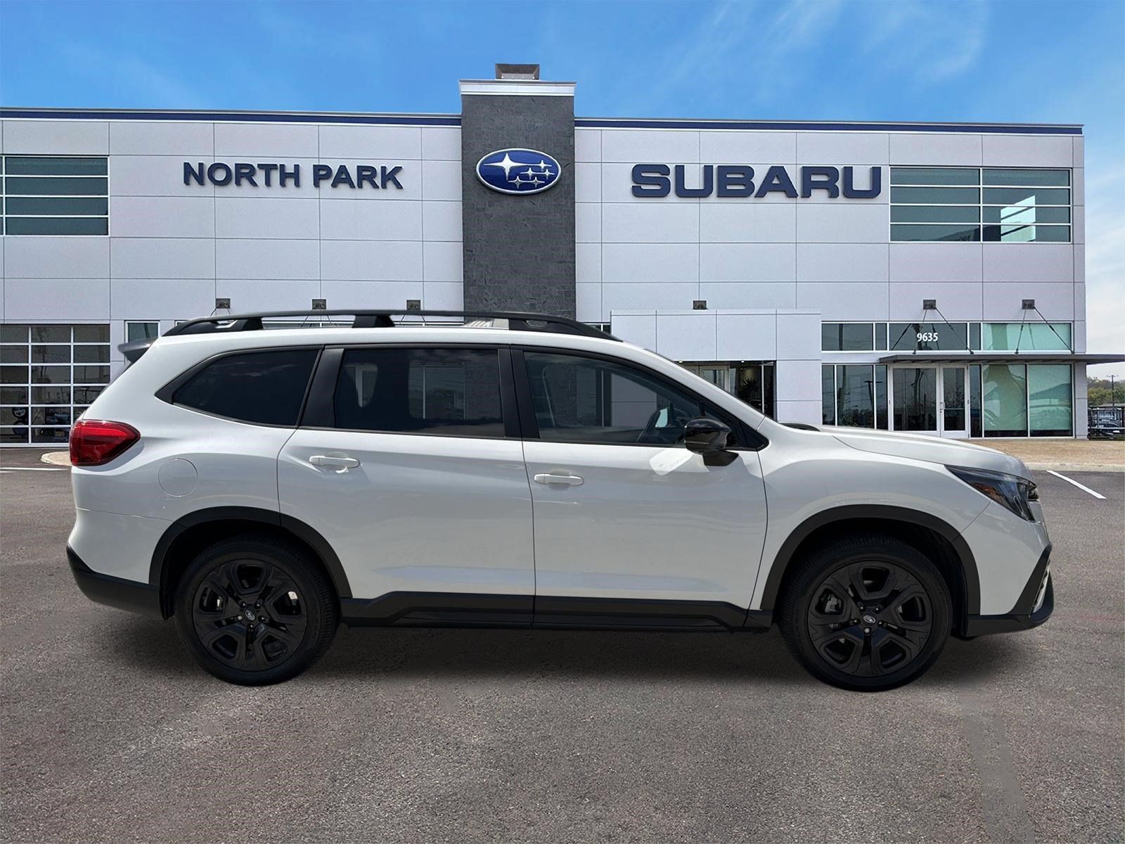 Used 2025 Subaru Ascent Bronze Edition AWD/4WD image 2