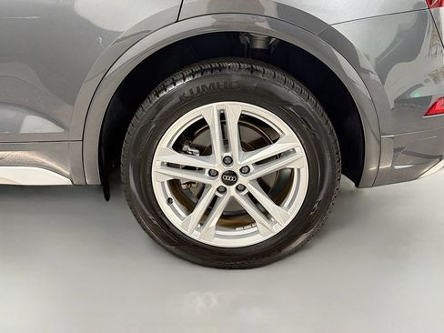 Used 2025 Audi Q5 e Premium Plus AWD/4WD image 34